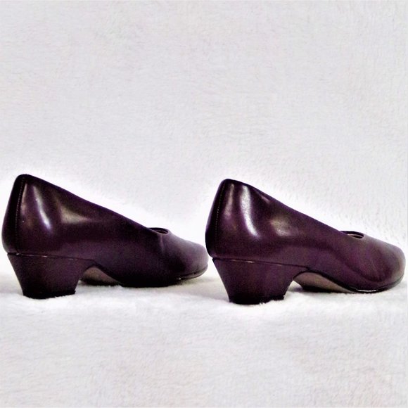SOFT STYLE BY HUSH PUPPIES Size 4.5M brown pumps - Picture 10 of 16
